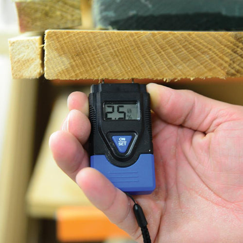 Silverline 220841 Digital Moisture Meter - Wood: 6-42% Concrete: 0.2-2% - Voyto Ltd Online